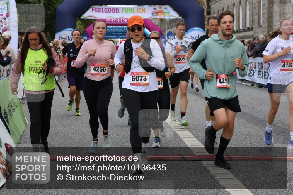06.09.2026 - CURREX Alsterlauf Strokosch-Dieckow http://msf.ph/oto/10136435 06.09.2026 09:58:40 Ziel 2034, 2120, 2717, 3031, 4147, 4227, 4256, 4265, 4304, 4356, 4423, 4652, 4695, 4747, 5205, 5207, 5521, 5706, 5725, 5810, 6073, 6118, 8077 meine-sportfotos.de