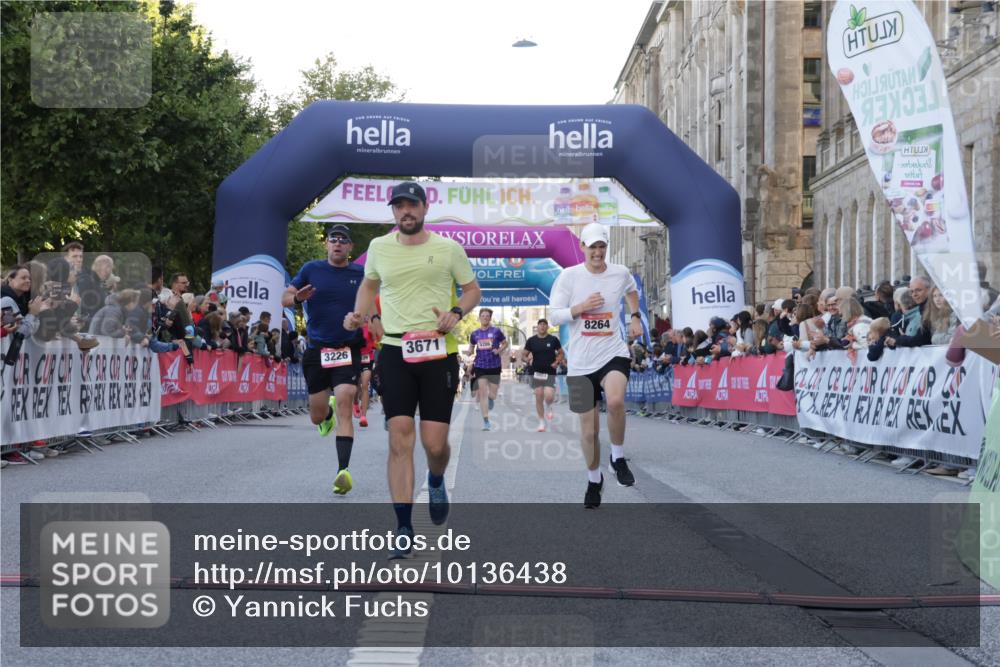 06.09.2026 - CURREX Alsterlauf Yannick Fuchs http://msf.ph/oto/10136438 06.09.2026 09:44:42 Ziel 2442, 3226, 3445, 3503, 3671, 4133, 4597, 5453, 5529, 6201, 8216, 8224, 8264 meine-sportfotos.de