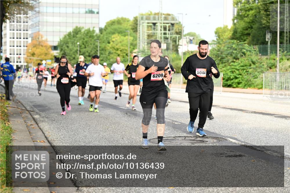 06.09.2026 - CURREX Alsterlauf Dr. Thomas Lammeyer http://msf.ph/oto/10136439 06.09.2026 10:01:31 Laufen 4549, 6209, 5044 meine-sportfotos.de