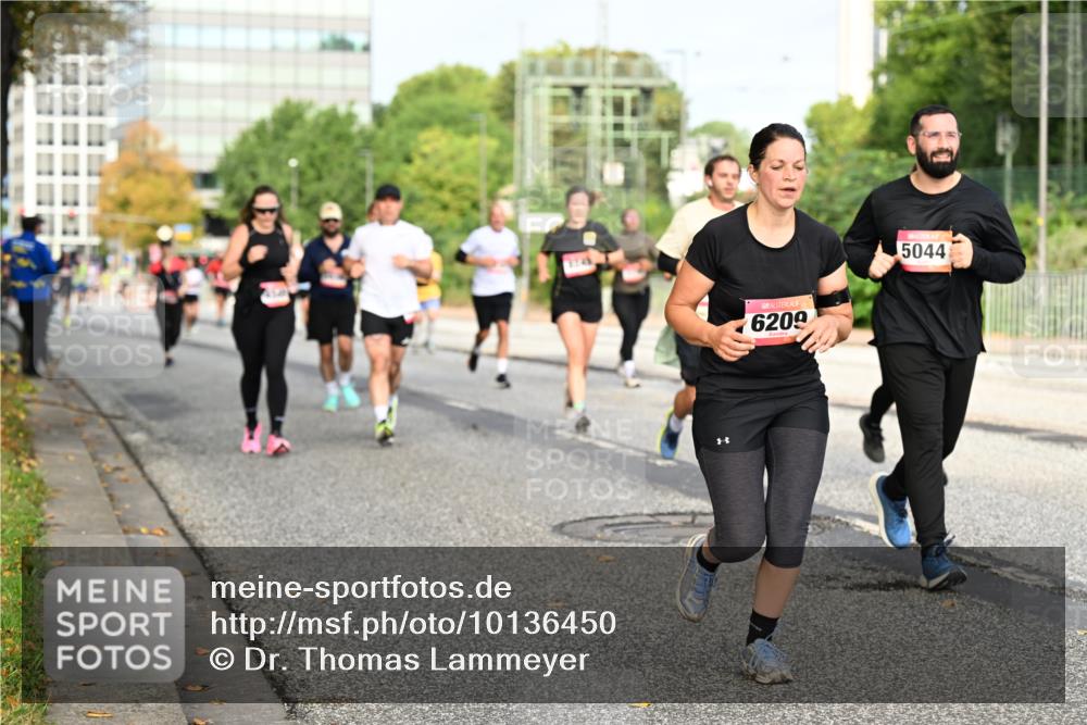 06.09.2026 - CURREX Alsterlauf Dr. Thomas Lammeyer http://msf.ph/oto/10136450 06.09.2026 10:01:32 Laufen 6209, 5044 meine-sportfotos.de