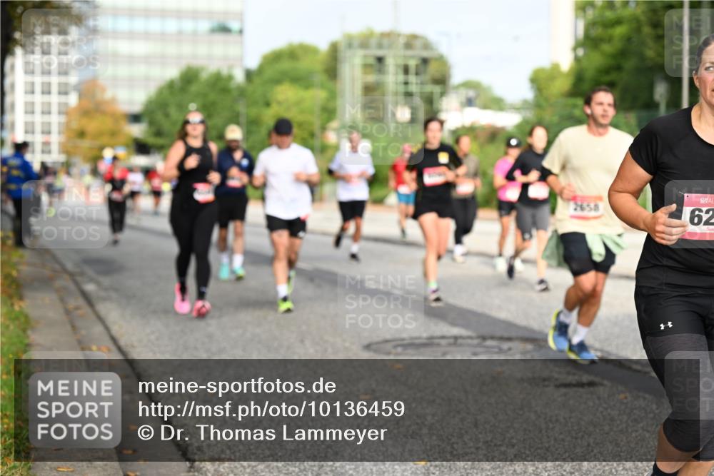06.09.2026 - CURREX Alsterlauf Dr. Thomas Lammeyer http://msf.ph/oto/10136459 06.09.2026 10:01:33 Laufen 62 meine-sportfotos.de