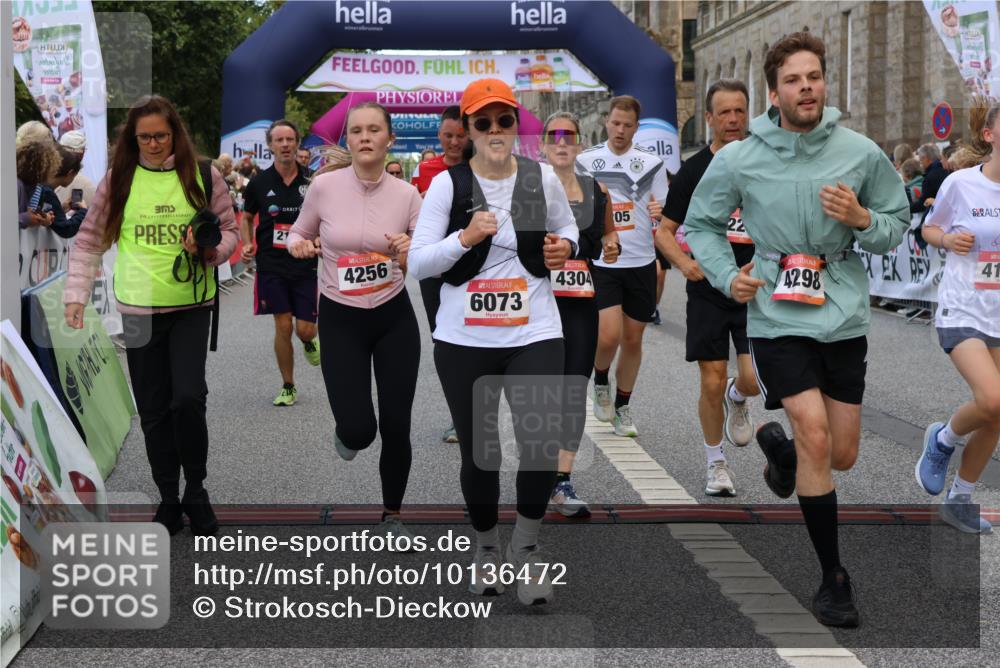 06.09.2026 - CURREX Alsterlauf Strokosch-Dieckow http://msf.ph/oto/10136472 06.09.2026 09:58:40 Ziel 2034, 2120, 2717, 3031, 4147, 4227, 4256, 4265, 4304, 4356, 4423, 4652, 4695, 4747, 5205, 5207, 5521, 5706, 5725, 5810, 6073, 6118, 8077 meine-sportfotos.de