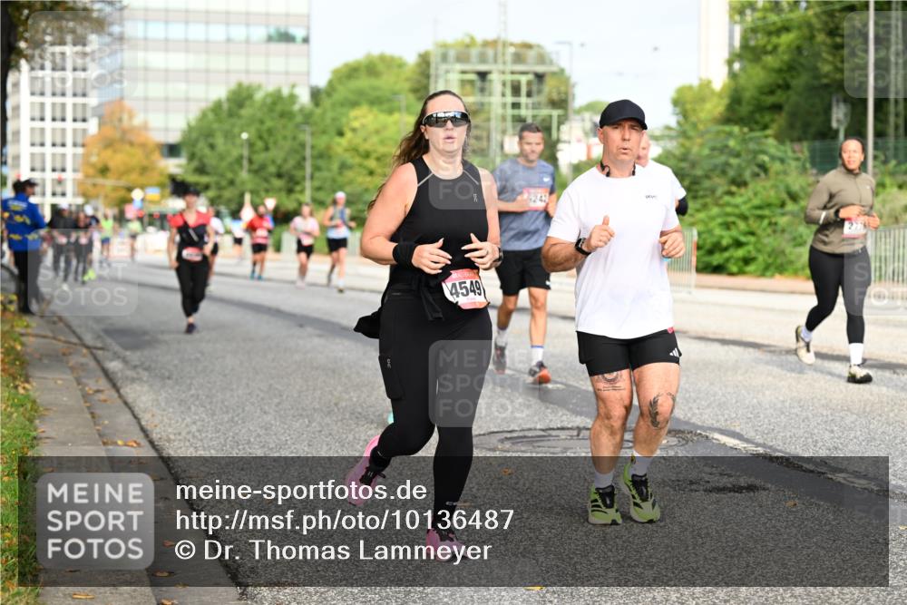06.09.2026 - CURREX Alsterlauf Dr. Thomas Lammeyer http://msf.ph/oto/10136487 06.09.2026 10:01:35 Laufen 4549, 6242 meine-sportfotos.de