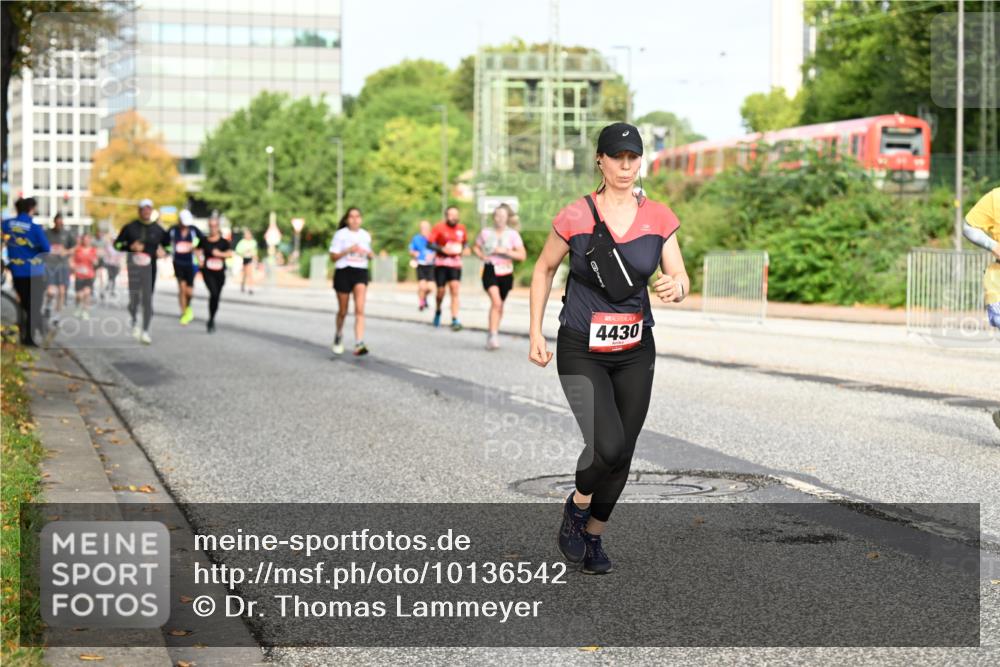 06.09.2026 - CURREX Alsterlauf Dr. Thomas Lammeyer http://msf.ph/oto/10136542 06.09.2026 10:01:41 Laufen 4430 meine-sportfotos.de