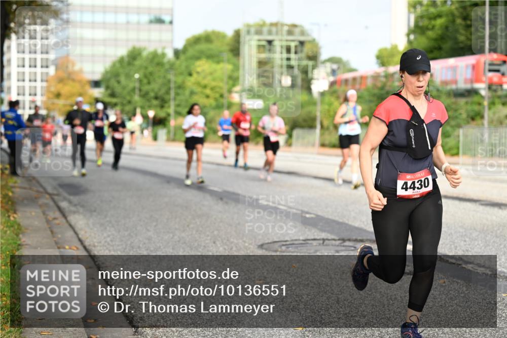 06.09.2026 - CURREX Alsterlauf Dr. Thomas Lammeyer http://msf.ph/oto/10136551 06.09.2026 10:01:41 Laufen 4430 meine-sportfotos.de
