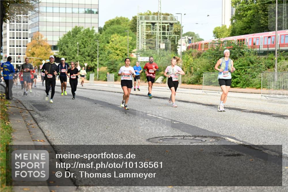 06.09.2026 - CURREX Alsterlauf Dr. Thomas Lammeyer http://msf.ph/oto/10136561 06.09.2026 10:01:42 Laufen 2625, 4152, 4151, 5777, 5135, 3751, 2476 meine-sportfotos.de