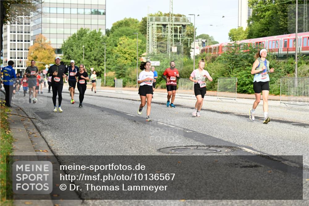 06.09.2026 - CURREX Alsterlauf Dr. Thomas Lammeyer http://msf.ph/oto/10136567 06.09.2026 10:01:43 Laufen 3457, 2625, 4152, 4151, 3737, 135, 2476, 5777 meine-sportfotos.de