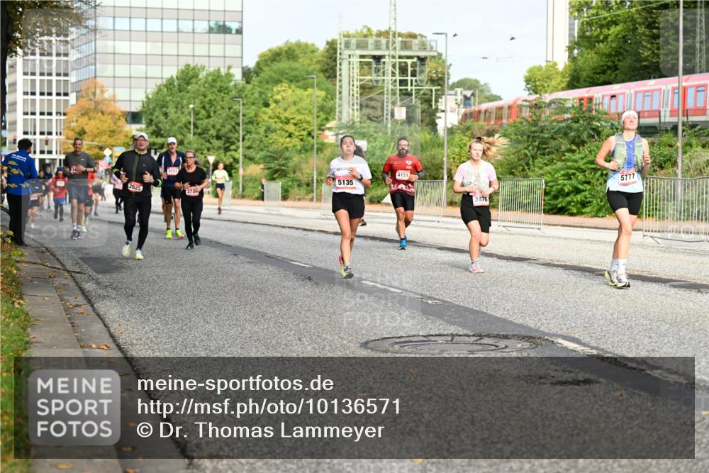 06.09.2026 - CURREX Alsterlauf Dr. Thomas Lammeyer http://msf.ph/oto/10136571 06.09.2026 10:01:43 Laufen 5135, 2625, 373, 4151, 5777, 2476 meine-sportfotos.de