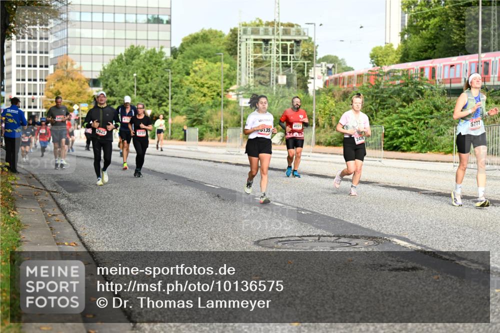 06.09.2026 - CURREX Alsterlauf Dr. Thomas Lammeyer http://msf.ph/oto/10136575 06.09.2026 10:01:44 Laufen 2625, 4152, 3737, 4151, 135, 2476, 5777 meine-sportfotos.de