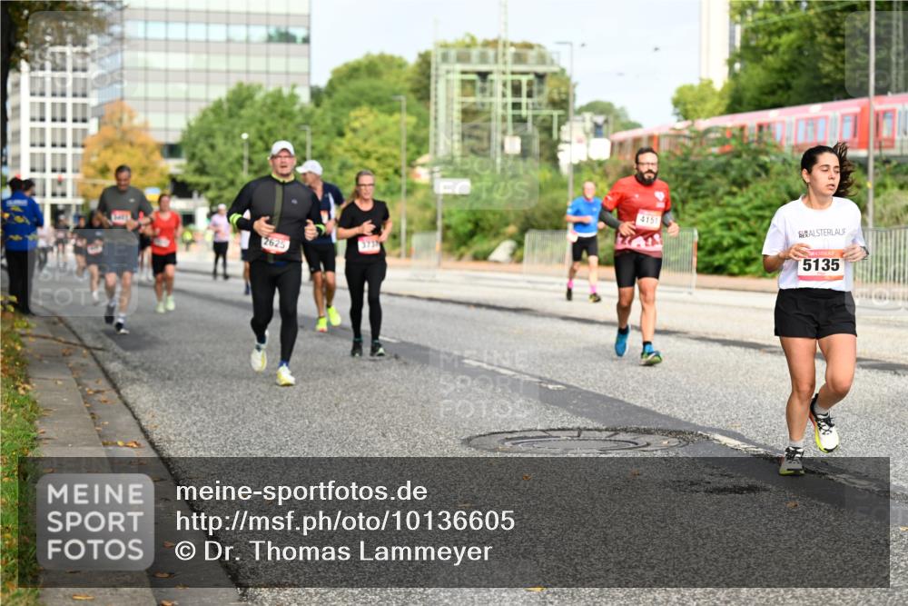 06.09.2026 - CURREX Alsterlauf Dr. Thomas Lammeyer http://msf.ph/oto/10136605 06.09.2026 10:01:46 Laufen 3737, 2625, 4151, 5135 meine-sportfotos.de
