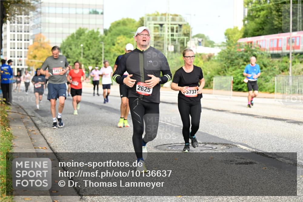 06.09.2026 - CURREX Alsterlauf Dr. Thomas Lammeyer http://msf.ph/oto/10136637 06.09.2026 10:01:49 Laufen 3457, 2625, 3737 meine-sportfotos.de