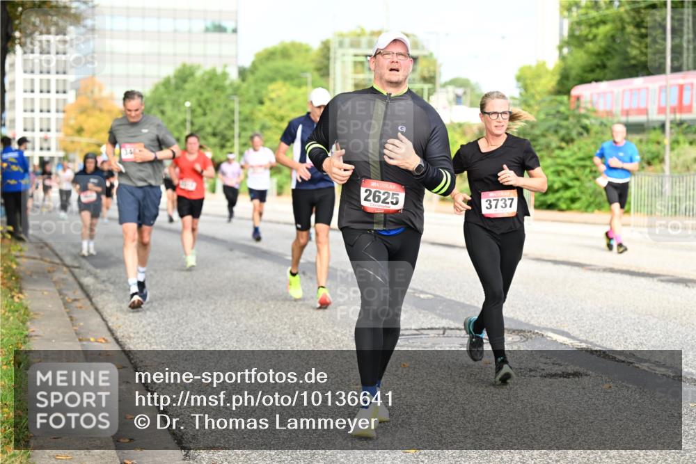 06.09.2026 - CURREX Alsterlauf Dr. Thomas Lammeyer http://msf.ph/oto/10136641 06.09.2026 10:01:49 Laufen 140, 2625, 3737 meine-sportfotos.de