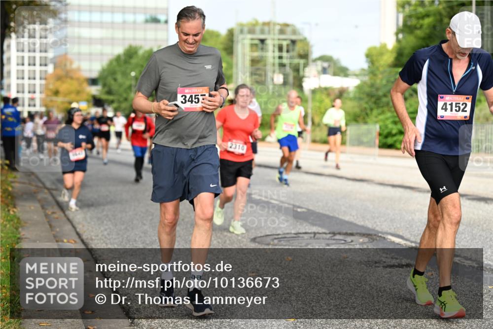 06.09.2026 - CURREX Alsterlauf Dr. Thomas Lammeyer http://msf.ph/oto/10136673 06.09.2026 10:01:52 Laufen 3455, 2310, 4152, 1 meine-sportfotos.de
