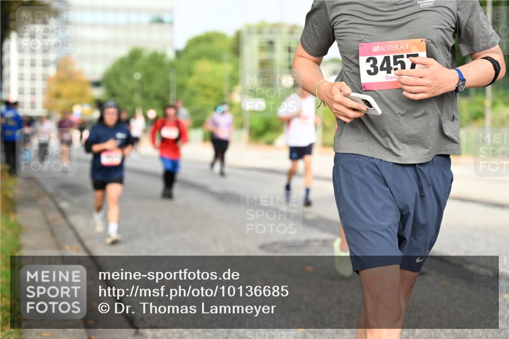 06.09.2026 - CURREX Alsterlauf Dr. Thomas Lammeyer http://msf.ph/oto/10136685 06.09.2026 10:01:53 Laufen 3457 meine-sportfotos.de