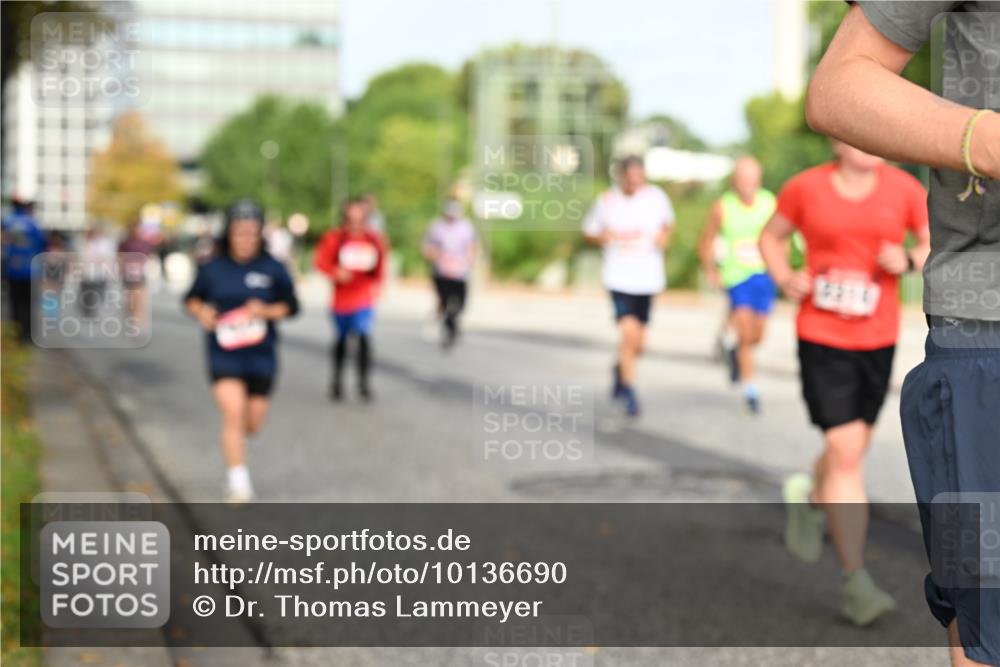 06.09.2026 - CURREX Alsterlauf Dr. Thomas Lammeyer http://msf.ph/oto/10136690 06.09.2026 10:01:54 Laufen  meine-sportfotos.de