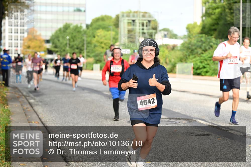 06.09.2026 - CURREX Alsterlauf Dr. Thomas Lammeyer http://msf.ph/oto/10136710 06.09.2026 10:01:55 Laufen 3890, 4642, 2267 meine-sportfotos.de