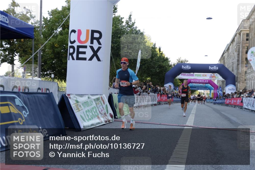 06.09.2026 - CURREX Alsterlauf Yannick Fuchs http://msf.ph/oto/10136727 06.09.2026 09:44:51 Ziel 2442, 2452, 2610, 3226, 3671, 3802, 3803, 4039, 4128, 5286, 8264 meine-sportfotos.de