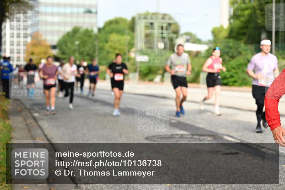 06.09.2026 - CURREX Alsterlauf Dr. Thomas Lammeyer http://msf.ph/oto/10136738 06.09.2026 10:01:58 Laufen  meine-sportfotos.de