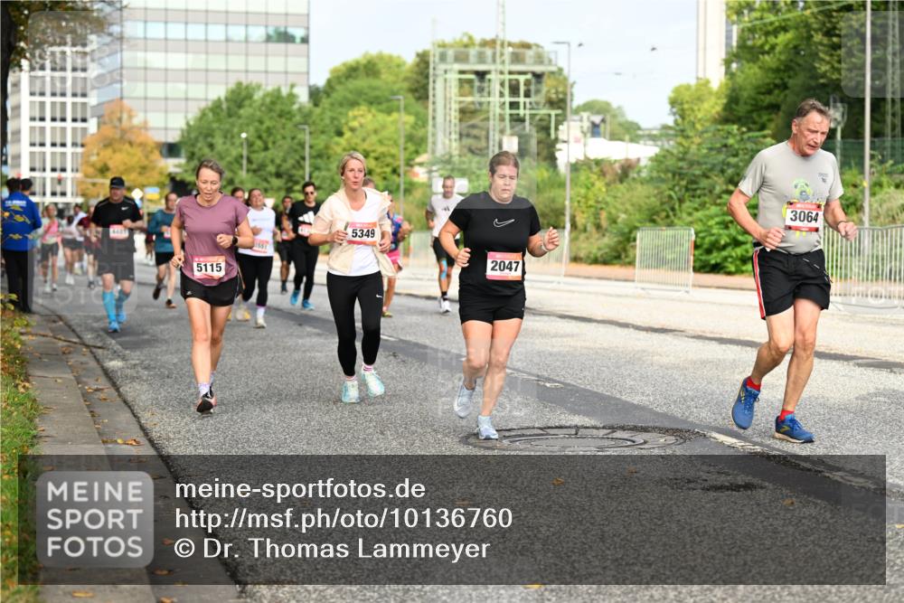 06.09.2026 - CURREX Alsterlauf Dr. Thomas Lammeyer http://msf.ph/oto/10136760 06.09.2026 10:02:00 Laufen 5115, 5349, 2047, 3064 meine-sportfotos.de