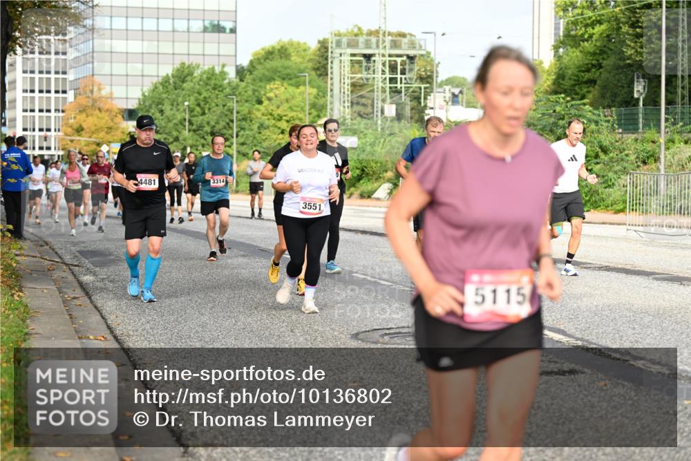 06.09.2026 - CURREX Alsterlauf Dr. Thomas Lammeyer http://msf.ph/oto/10136802 06.09.2026 10:02:03 Laufen 4481, 3314, 3551, 0, 5115 meine-sportfotos.de