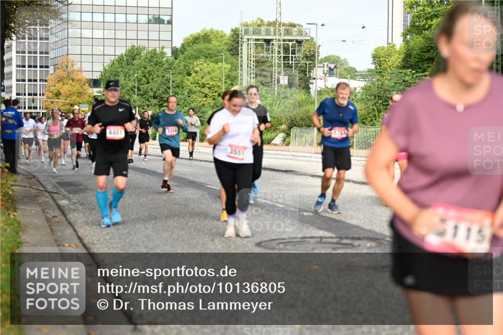 06.09.2026 - CURREX Alsterlauf Dr. Thomas Lammeyer http://msf.ph/oto/10136805 06.09.2026 10:02:03 Laufen 5726, 4481, 3314, 1551, 5115 meine-sportfotos.de