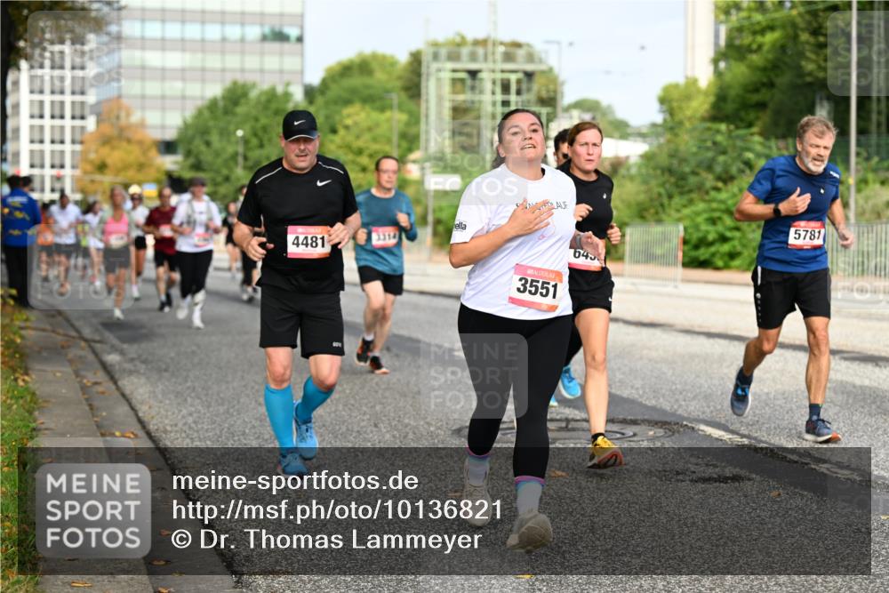 06.09.2026 - CURREX Alsterlauf Dr. Thomas Lammeyer http://msf.ph/oto/10136821 06.09.2026 10:02:05 Laufen 4481, 3314, 3551, 645, 5781 meine-sportfotos.de
