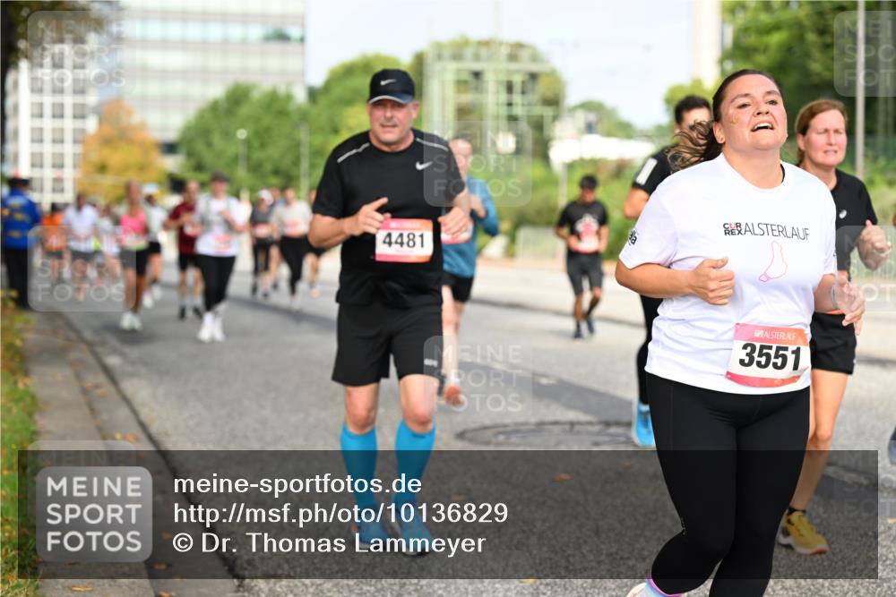 06.09.2026 - CURREX Alsterlauf Dr. Thomas Lammeyer http://msf.ph/oto/10136829 06.09.2026 10:02:06 Laufen 4481, 3551 meine-sportfotos.de
