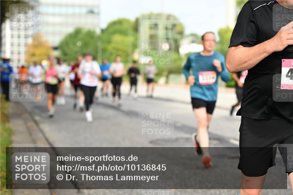 06.09.2026 - CURREX Alsterlauf Dr. Thomas Lammeyer http://msf.ph/oto/10136845 06.09.2026 10:02:07 Laufen 4 meine-sportfotos.de
