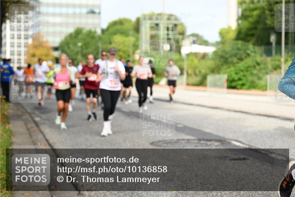 06.09.2026 - CURREX Alsterlauf Dr. Thomas Lammeyer http://msf.ph/oto/10136858 06.09.2026 10:02:09 Laufen  meine-sportfotos.de