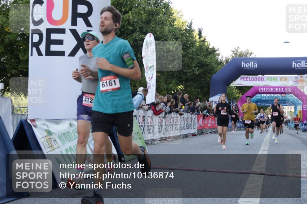06.09.2026 - CURREX Alsterlauf Yannick Fuchs http://msf.ph/oto/10136874 06.09.2026 09:44:55 Ziel 2452, 2610, 3802, 3803, 4011, 4039, 4128, 5286, 5837, 6243 meine-sportfotos.de