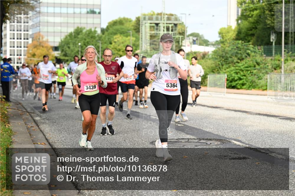 06.09.2026 - CURREX Alsterlauf Dr. Thomas Lammeyer http://msf.ph/oto/10136878 06.09.2026 10:02:10 Laufen 3439, 5726, 5390, 5364 meine-sportfotos.de