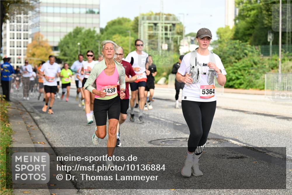 06.09.2026 - CURREX Alsterlauf Dr. Thomas Lammeyer http://msf.ph/oto/10136884 06.09.2026 10:02:11 Laufen 3439, 5364 meine-sportfotos.de