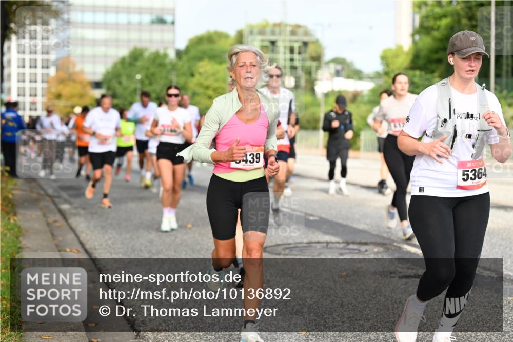 06.09.2026 - CURREX Alsterlauf Dr. Thomas Lammeyer http://msf.ph/oto/10136892 06.09.2026 10:02:11 Laufen 439, 5364 meine-sportfotos.de