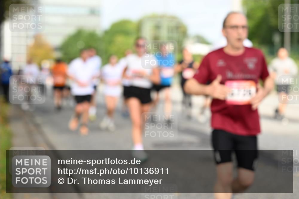 06.09.2026 - CURREX Alsterlauf Dr. Thomas Lammeyer http://msf.ph/oto/10136911 06.09.2026 10:02:13 Laufen 6706 meine-sportfotos.de