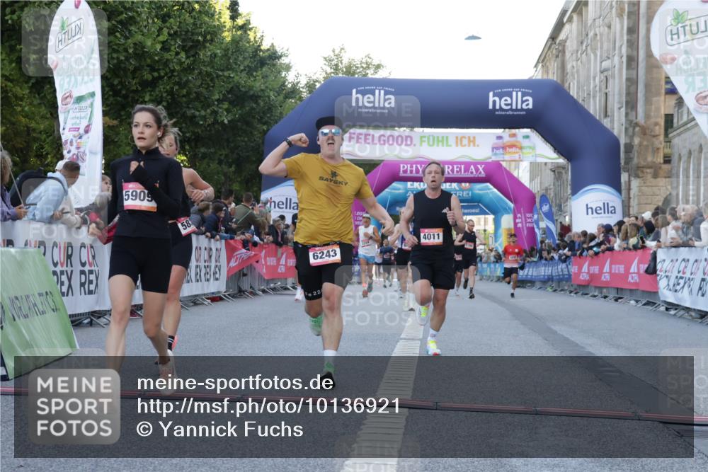 06.09.2026 - CURREX Alsterlauf Yannick Fuchs http://msf.ph/oto/10136921 06.09.2026 09:44:57 Ziel 2452, 2610, 3803, 4011, 4128, 5286, 5837, 6243, 6420 meine-sportfotos.de
