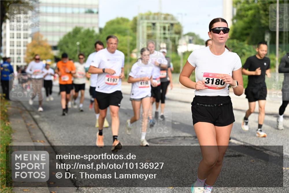 06.09.2026 - CURREX Alsterlauf Dr. Thomas Lammeyer http://msf.ph/oto/10136927 06.09.2026 10:02:14 Laufen 4197, 4150, 3180 meine-sportfotos.de