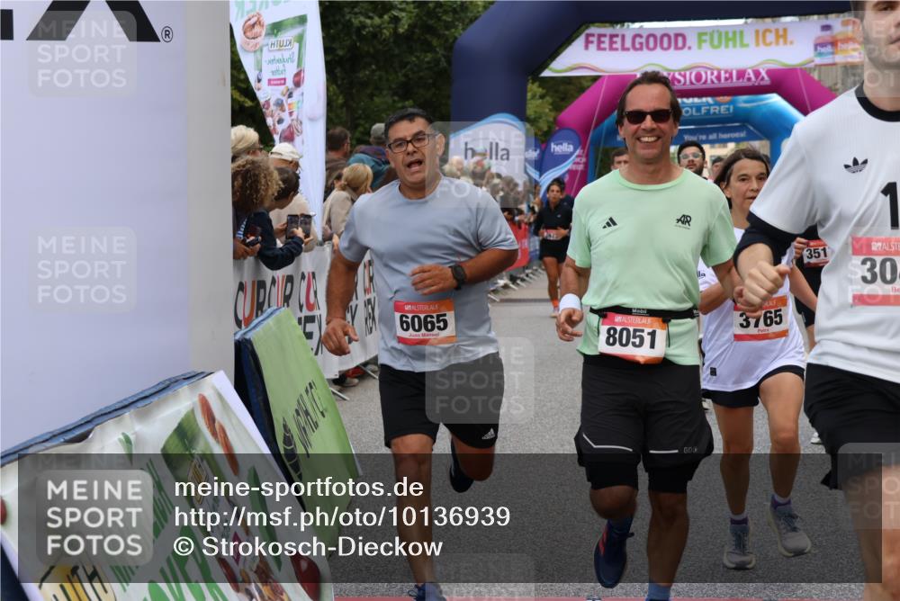 06.09.2026 - CURREX Alsterlauf Strokosch-Dieckow http://msf.ph/oto/10136939 06.09.2026 09:59:01 Ziel 2060, 2065, 2649, 2981, 3049, 3203, 3323, 3499, 3517, 3546, 3552, 3765, 4048, 4080, 4081, 4293, 4299, 4605, 4779, 4814, 4953, 5099, 5100, 5661, 6064, 6065, 6082, 6311, 8051, 8206, 8265, 8320 meine-sportfotos.de