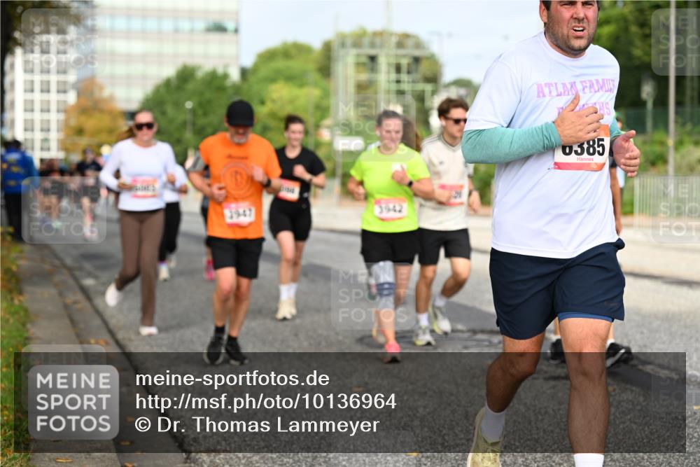 06.09.2026 - CURREX Alsterlauf Dr. Thomas Lammeyer http://msf.ph/oto/10136964 06.09.2026 10:02:17 Laufen 1947, 3942, 121, 0385 meine-sportfotos.de