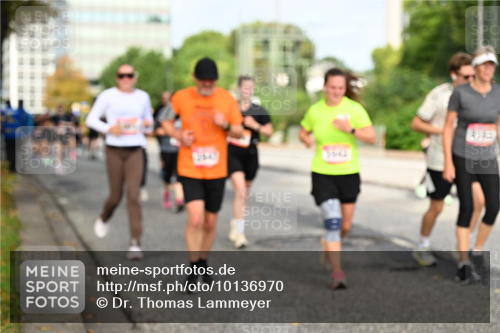 06.09.2026 - CURREX Alsterlauf Dr. Thomas Lammeyer http://msf.ph/oto/10136970 06.09.2026 10:02:18 Laufen  meine-sportfotos.de