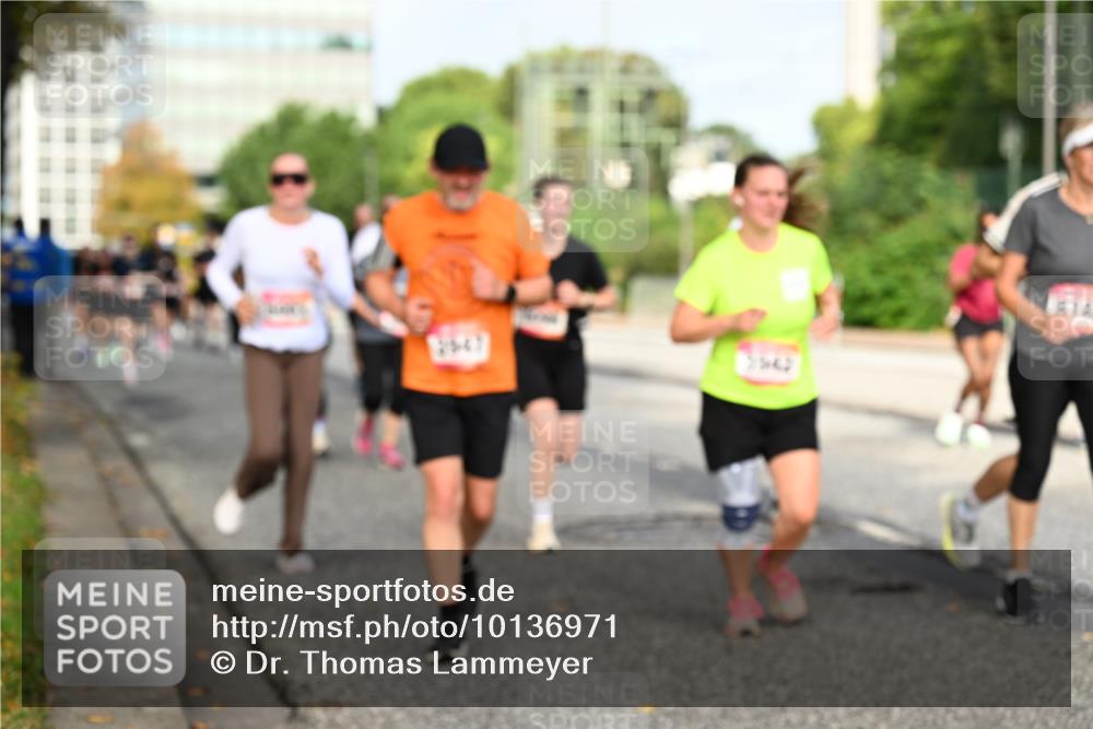 06.09.2026 - CURREX Alsterlauf Dr. Thomas Lammeyer http://msf.ph/oto/10136971 06.09.2026 10:02:18 Laufen 2547, 3542, 81 meine-sportfotos.de