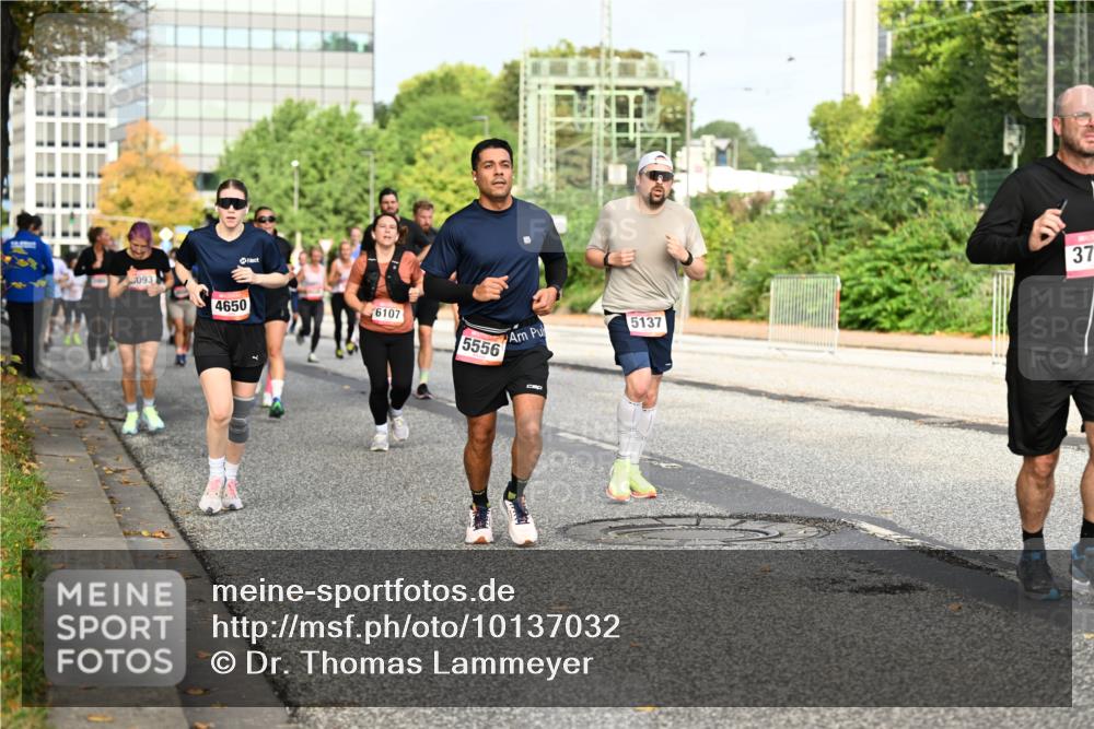 06.09.2026 - CURREX Alsterlauf Dr. Thomas Lammeyer http://msf.ph/oto/10137032 06.09.2026 10:02:24 Laufen 093, 4650, 6107, 5556, 5137, 37 meine-sportfotos.de