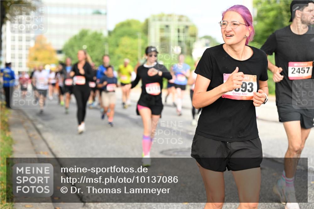 06.09.2026 - CURREX Alsterlauf Dr. Thomas Lammeyer http://msf.ph/oto/10137086 06.09.2026 10:02:29 Laufen 2457, 93 meine-sportfotos.de