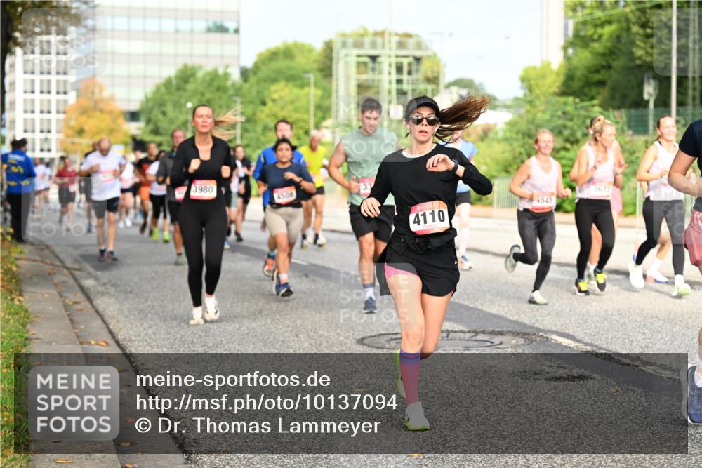 06.09.2026 - CURREX Alsterlauf Dr. Thomas Lammeyer http://msf.ph/oto/10137094 06.09.2026 10:02:30 Laufen 3980, 4500, 4110, 4545, 3677 meine-sportfotos.de