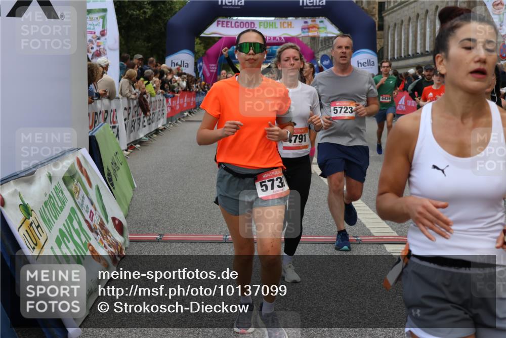 06.09.2026 - CURREX Alsterlauf Strokosch-Dieckow http://msf.ph/oto/10137099 06.09.2026 09:59:21 Ziel 2220, 2367, 2772, 2913, 3535, 3542, 3600, 3657, 3825, 3844, 3892, 4091, 4139, 4158, 4217, 4748, 4791, 5160, 5249, 5723, 5735, 6059, 6312, 6443, 6447 meine-sportfotos.de