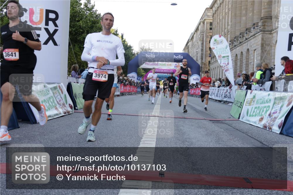 06.09.2026 - CURREX Alsterlauf Yannick Fuchs http://msf.ph/oto/10137103 06.09.2026 09:45:04 Ziel 2289, 2786, 3641, 3767, 3771, 3974, 4011, 4255, 5272, 5837, 6243, 6420 meine-sportfotos.de
