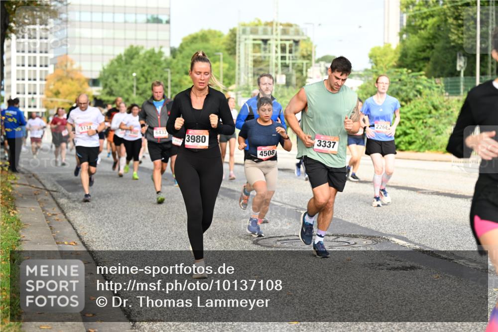 06.09.2026 - CURREX Alsterlauf Dr. Thomas Lammeyer http://msf.ph/oto/10137108 06.09.2026 10:02:31 Laufen 5174, 6433, 3980, 4508, 3337, 2266 meine-sportfotos.de