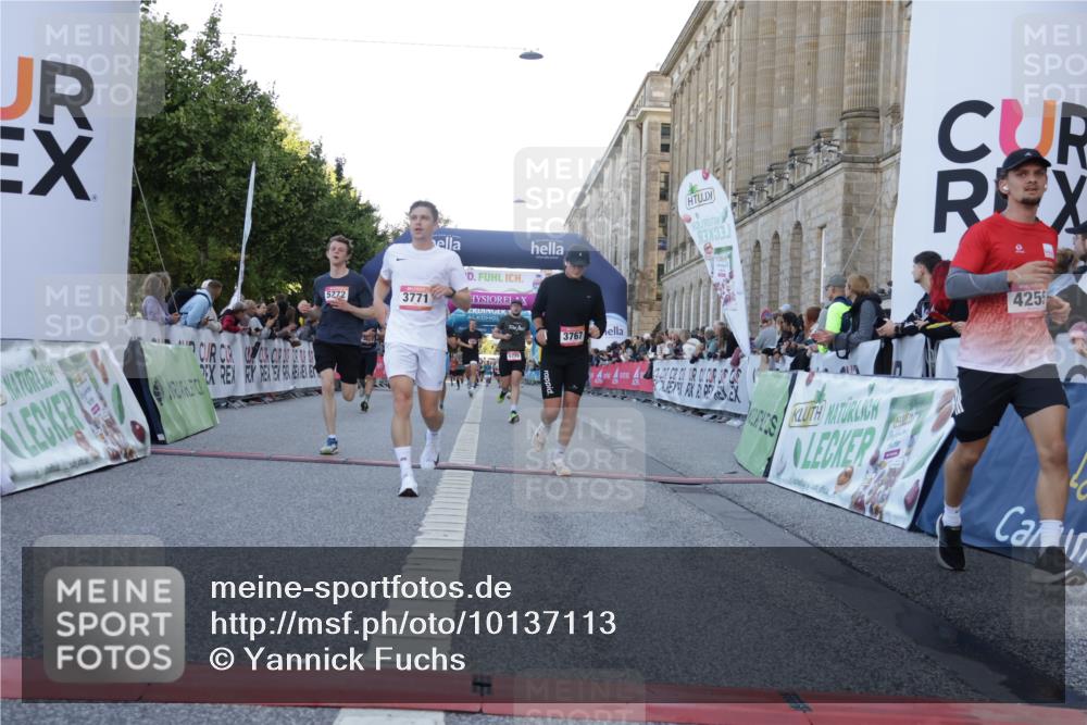 06.09.2026 - CURREX Alsterlauf Yannick Fuchs http://msf.ph/oto/10137113 06.09.2026 09:45:07 Ziel 2289, 2489, 2786, 3641, 3767, 3771, 3873, 3974, 4011, 4255, 4331, 5266, 5272, 5341, 5770, 6420 meine-sportfotos.de