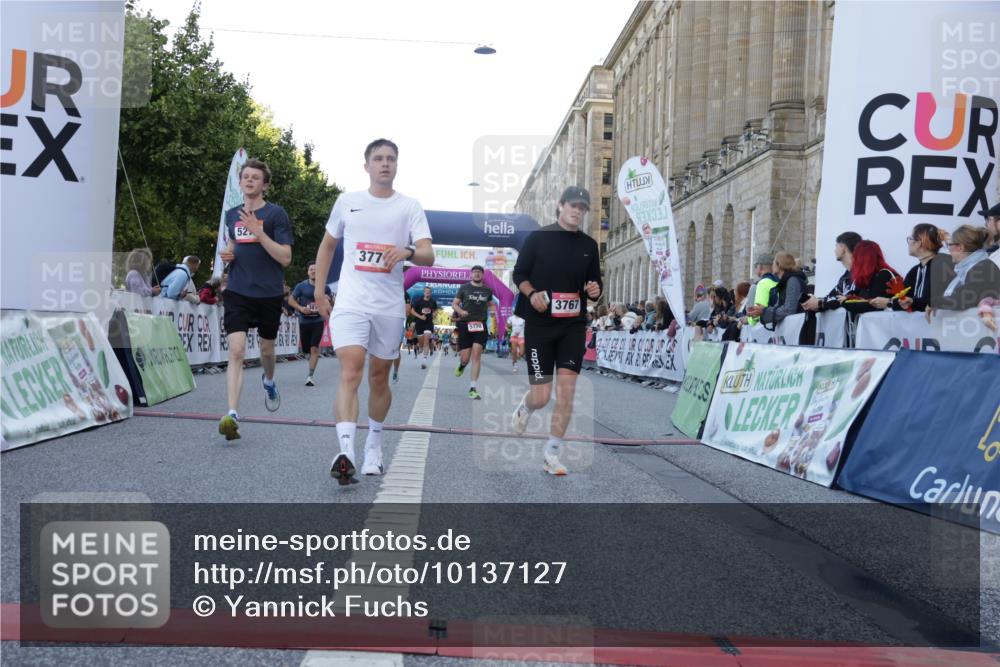 06.09.2026 - CURREX Alsterlauf Yannick Fuchs http://msf.ph/oto/10137127 06.09.2026 09:45:07 Ziel 2289, 2489, 2786, 3641, 3767, 3771, 3873, 3974, 4011, 4255, 4331, 5266, 5272, 5341, 5770, 6420 meine-sportfotos.de