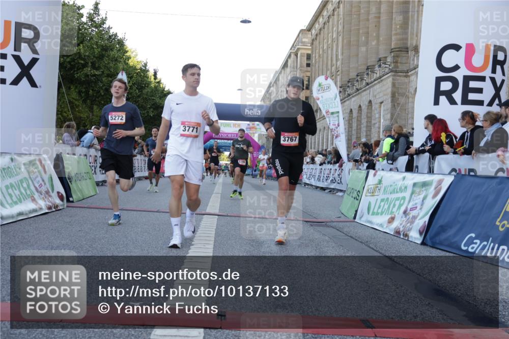 06.09.2026 - CURREX Alsterlauf Yannick Fuchs http://msf.ph/oto/10137133 06.09.2026 09:45:07 Ziel 2289, 2489, 2786, 3641, 3767, 3771, 3873, 3974, 4011, 4255, 4331, 5266, 5272, 5341, 5770, 6420 meine-sportfotos.de