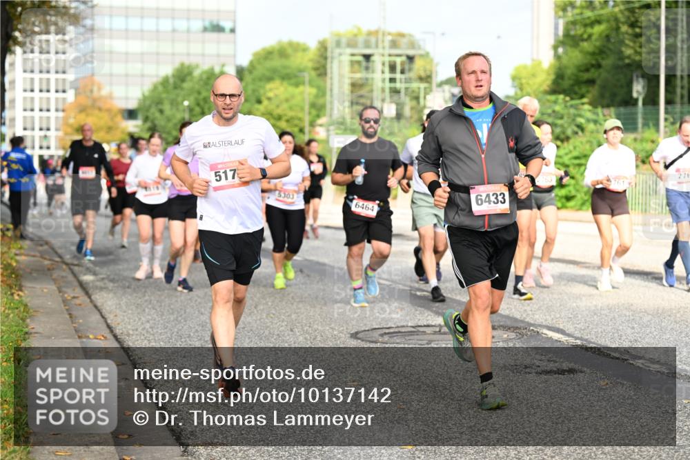 06.09.2026 - CURREX Alsterlauf Dr. Thomas Lammeyer http://msf.ph/oto/10137142 06.09.2026 10:02:34 Laufen 517, 5303, 6464, 6433, 276 meine-sportfotos.de